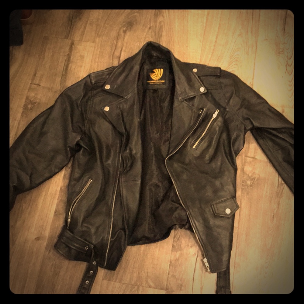 Leather jacket (g-eazy/ old school biker)